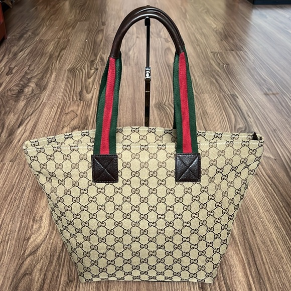 A211 - ๐ฏ % authentic Gucci shoulder bag - Picture 4 of 16